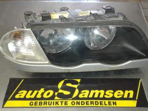 Używane Reflektor prawy BMW 3 serie (E46/4) 316i Cena € 45,00 Procedura marży oferowane przez Auto Samsen B.V.