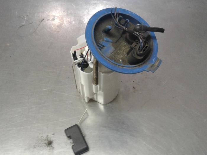 Bomba eléctrica de combustible de un Volkswagen Golf VII (AUA) 1.4 TSI 16V 2013