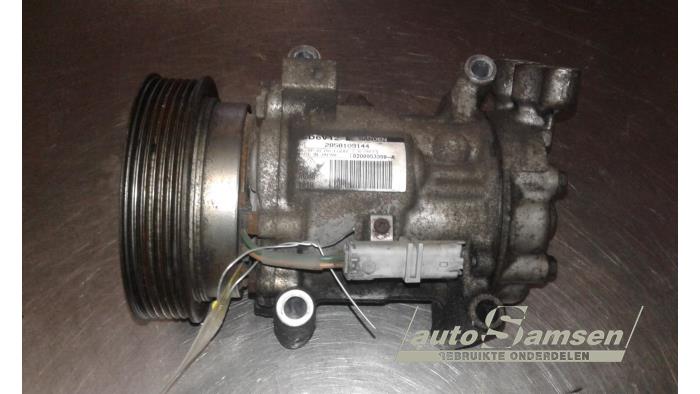 Usagé Pompe clim Renault Clio III (BR/CR) 1.5 dCi FAP Prix € 50,00 Règlement à la marge proposé par Auto Samsen B.V.