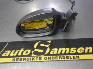 Gebrauchte Außenspiegel links Volkswagen Passat (3C2) 1.9 TDI Preis € 50,00 Margenregelung angeboten von Auto Samsen B.V.