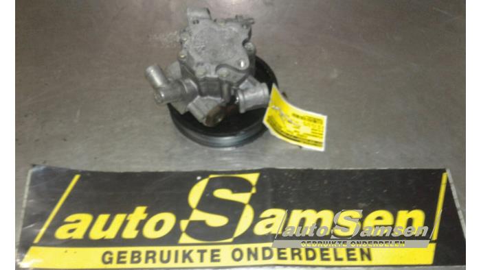 Usagé Pompe de direction Mercedes E (W211) 2.2 E-200 CDI 16V Prix € 75,00 Règlement à la marge proposé par Auto Samsen B.V.