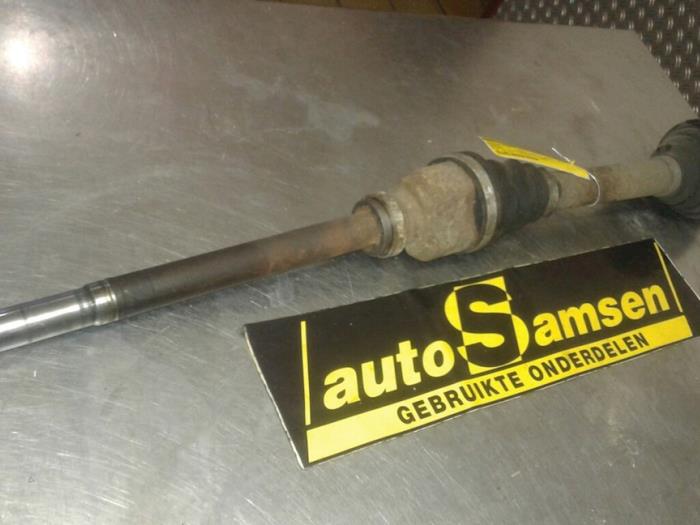 Front drive shaft, right from a Peugeot Partner 1.6 HDI 75 2008