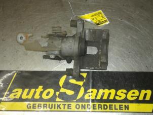 Used Rear brake calliper, left Nissan Primera Wagon (W12) 2.0 16V Price € 50,00 Margin scheme offered by Auto Samsen B.V.