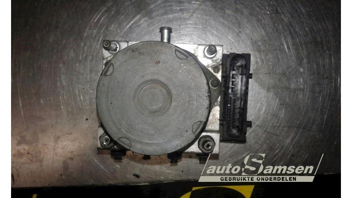 Używane Pompa ABS Fiat Grande Punto (199) 1.3 JTD Multijet 16V VGT Cena € 75,00 Procedura marży oferowane przez Auto Samsen B.V.