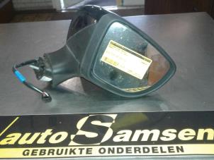 Used Wing mirror, right Renault Clio IV (5R) 0.9 Energy TCE 90 12V Price € 65,00 Margin scheme offered by Auto Samsen B.V.