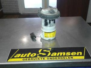 Used Electric fuel pump Renault Clio IV (5R) 0.9 Energy TCE 90 12V Price € 50,00 Margin scheme offered by Auto Samsen B.V.