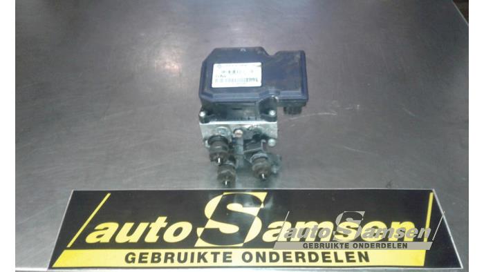 Begagnade ABS-pump Volkswagen Passat Variant (365) 2.0 TDI 16V 140 Pris € 175,00 Marginaltabell erbjuds av Auto Samsen B.V.