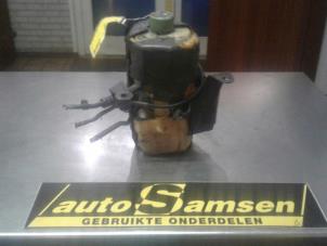 Used Power steering pump Ford Focus C-Max 1.6 16V Price € 100,00 Margin scheme offered by Auto Samsen B.V.