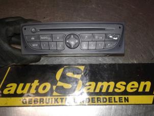 Gebrauchte Radio CD Spieler Renault Clio III Estate/Grandtour (KR) 1.2 16V TCE 100 Preis € 175,00 Margenregelung angeboten von Auto Samsen B.V.