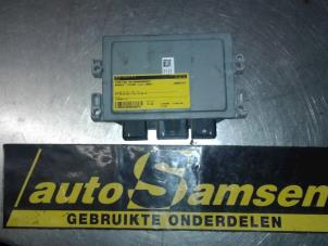 Usados Ordenador de gestión de motor Renault Twingo II (CN) 1.2 Precio € 75,00 Norma de margen ofrecido por Auto Samsen B.V.