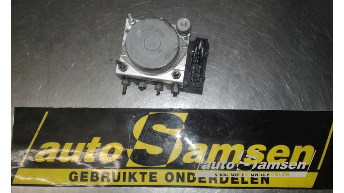 Begagnade ABS-pump Nissan Note (E11) 1.6 16V Pris € 75,00 Marginaltabell erbjuds av Auto Samsen B.V.