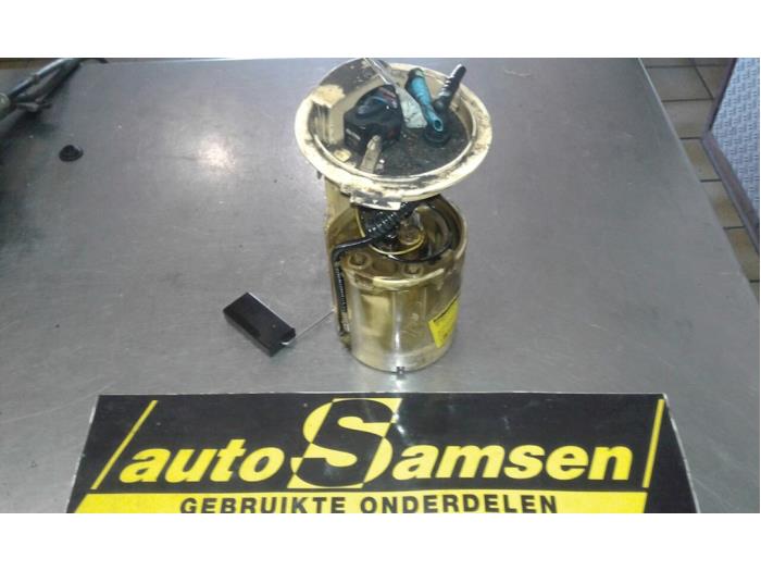 Bomba eléctrica de combustible de un Volkswagen Golf V (1K1) 1.9 TDI 2006