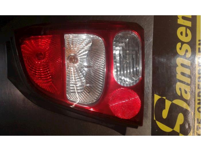 Tylne swiatlo pozycyjne prawe z Renault Twingo II (CN) 1.2 2009