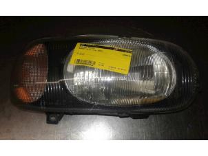 Used Headlight, right Suzuki Alto (RF410) 1.1 16V Price € 35,00 Margin scheme offered by Auto Samsen B.V.