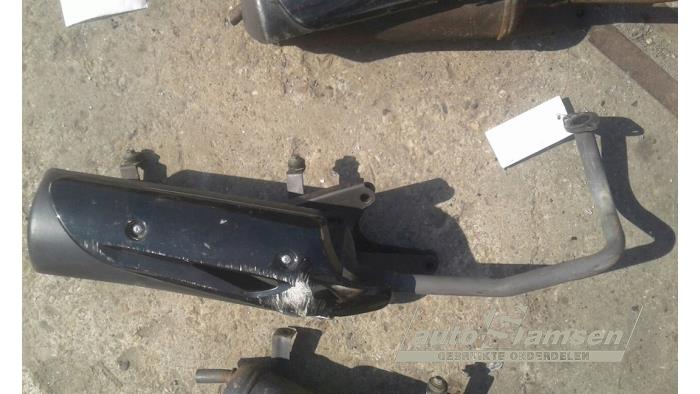 Usagé Echappement (complet) Divers Scooter Prix € 40,00 Règlement à la marge proposé par Auto Samsen B.V.