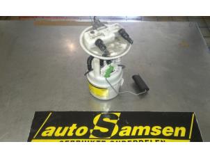 Used Electric fuel pump Renault Clio IV (5R) 0.9 Energy TCE 90 12V Price € 75,00 Margin scheme offered by Auto Samsen B.V.