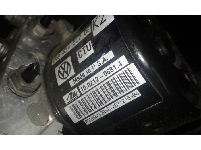 Bomba ABS de un Volkswagen Golf VI (5K1) 1.4 TSI 160 16V 2011