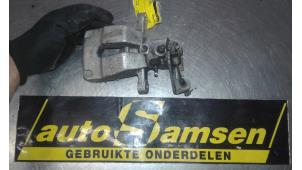 Usagé Etrier de frein arrière droit Renault Scénic II (JM) 1.9 dCi 120 Prix € 50,00 Règlement à la marge proposé par Auto Samsen B.V.