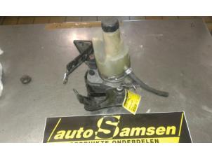 Used Power steering pump Volvo V50 (MW) 1.6 D 16V Price € 125,00 Margin scheme offered by Auto Samsen B.V.