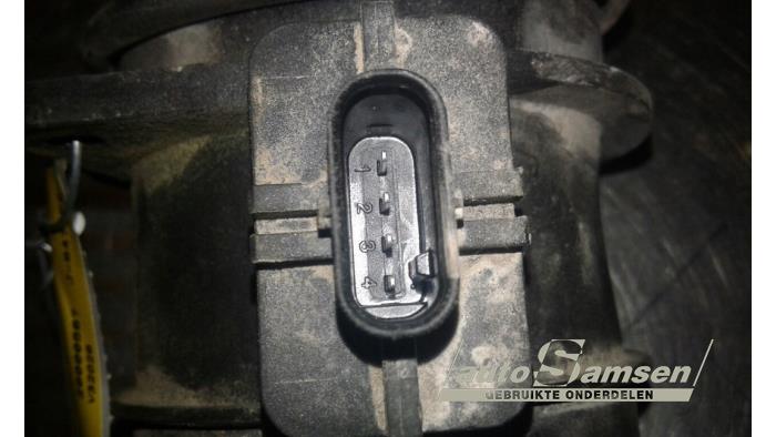 Luftmengenmesser van een Volkswagen Transporter T6 2.0 TDI DRF 2016
