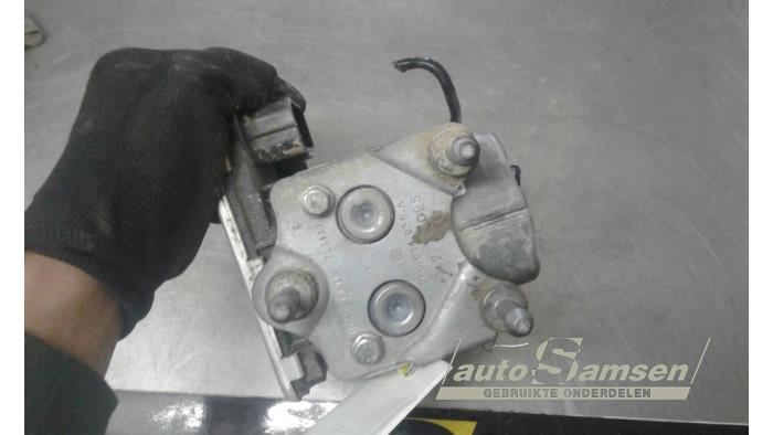 Begagnade ABS-pump Volkswagen Transporter T6 2.0 TDI DRF Pris € 150,00 Marginaltabell erbjuds av Auto Samsen B.V.