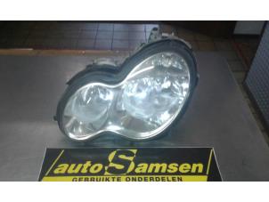 Used Headlight, left Mercedes C Combi (S203) 1.8 C-180K 16V Price € 75,00 Margin scheme offered by Auto Samsen B.V.
