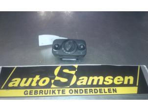 Używane Przelacznik swiatel Ford C-Max (DXA) Cena € 40,00 Procedura marży oferowane przez Auto Samsen B.V.
