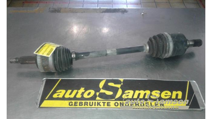 Gebrauchte Antriebswelle links vorne Kia Sportage (SL) 2.0 CVVT 16V 4x2 Preis € 100,00 Margenregelung angeboten von Auto Samsen B.V.
