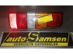 Gebrauchte Rücklicht rechts Ford Transit 2.0 TDdi 16V 260S Preis € 40,00 Margenregelung angeboten von Auto Samsen B.V.