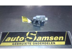 Używane Mechanizm zamka tylnej klapy Honda CR-V (RT/RW) 1.5 Turbo 16V 4x4 Cena € 100,00 Procedura marży oferowane przez Auto Samsen B.V.