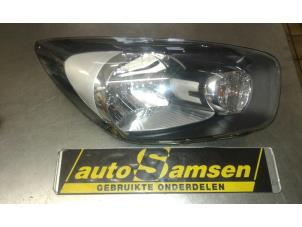 Used Headlight, right Kia Picanto (TA) 1.0 12V Price € 100,00 Margin scheme offered by Auto Samsen B.V.