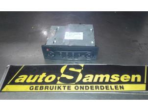 Gebrauchte Radio CD Spieler Renault Clio III (BR/CR) 1.6 16V Preis € 75,00 Margenregelung angeboten von Auto Samsen B.V.