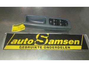 Usagé Commutateur vitre électrique Volvo S40 (MS) 1.8 16V Prix € 50,00 Règlement à la marge proposé par Auto Samsen B.V.