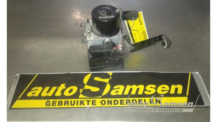 Używane Pompa ABS Volvo S40 (MS) 1.8 16V Cena € 125,00 Procedura marży oferowane przez Auto Samsen B.V.