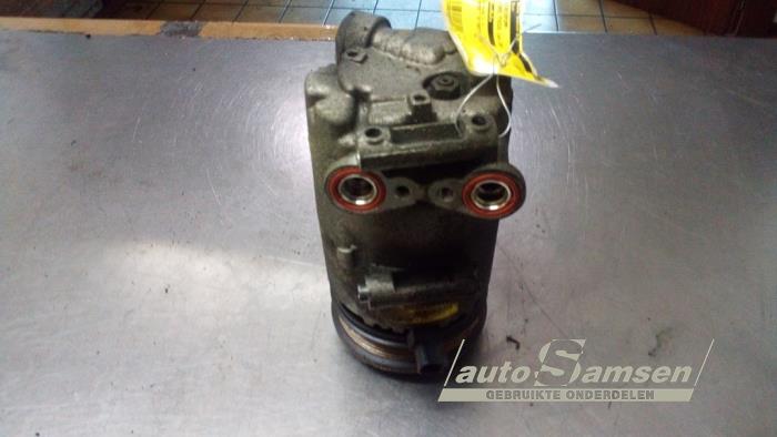 Usagé Pompe clim Ford Focus 2 1.4 16V Prix € 75,00 Règlement à la marge proposé par Auto Samsen B.V.