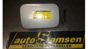 Używane Pokrywa wlewu paliwa Renault Scénic II (JM) 2.0 16V Cena € 40,00 Procedura marży oferowane przez Auto Samsen B.V.