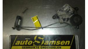 Usagé Mécanique de levage roue de secours Peugeot 307 SW (3H) 1.6 16V Prix € 50,00 Règlement à la marge proposé par Auto Samsen B.V.