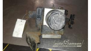 ABS-pump från en Hyundai Santa Fe I 2.0 CRDi 16V 4x4 2005