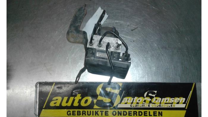 Begagnade ABS-pump Kia Pro cee'd (EDB3) 1.6 CVVT 16V Pris € 75,00 Marginaltabell erbjuds av Auto Samsen B.V.