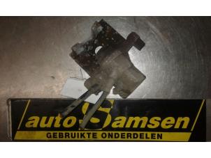 Used Rear brake calliper, left Ford C-Max (DM2) 1.6 16V Price € 50,00 Margin scheme offered by Auto Samsen B.V.