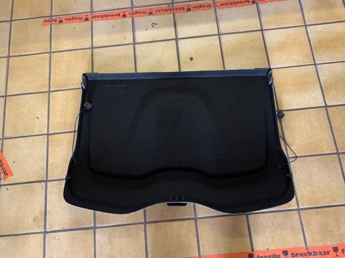 Volvo v40 deals parcel shelf