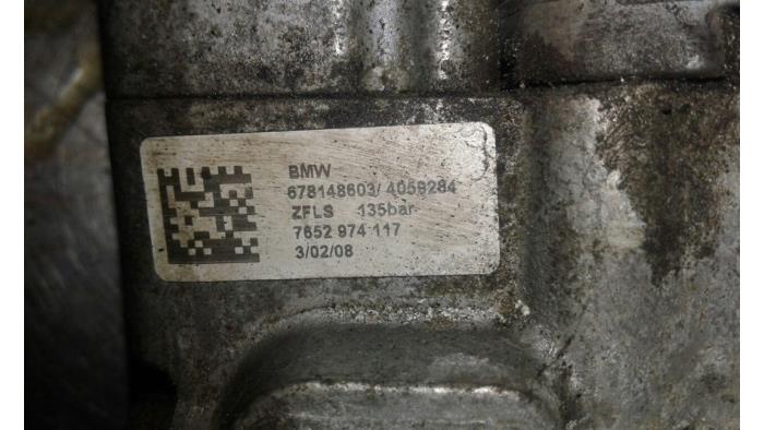 Bomba de dirección asistida de un BMW 5 serie Touring (E61) 530d xDrive 24V 2008