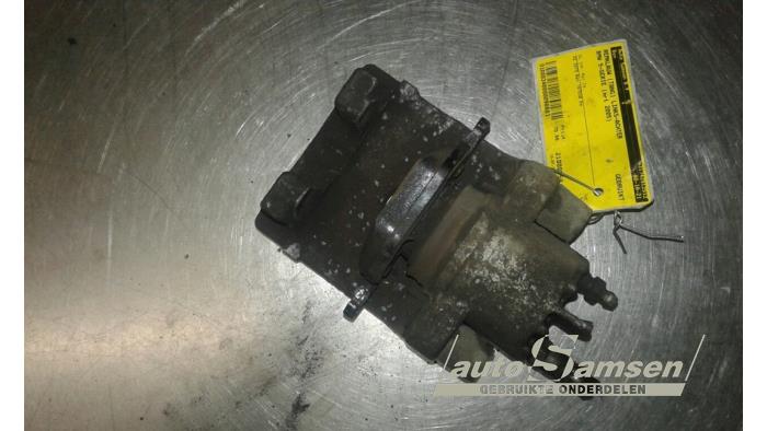 Gebrauchte Bremszange links hinten BMW 5 serie (E60) 530i 24V Preis € 75,00 Margenregelung angeboten von Auto Samsen B.V.