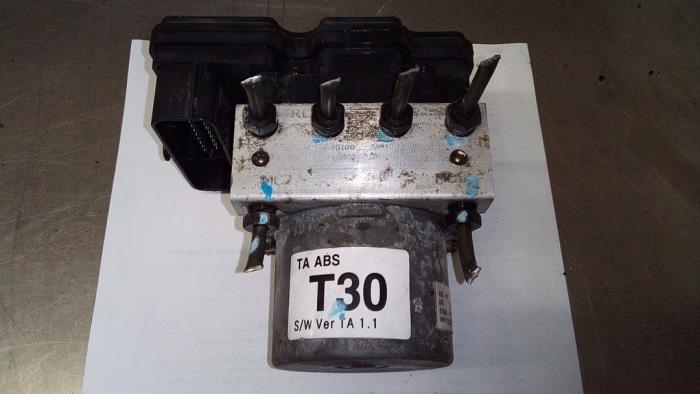 ABS Pumpe van een Kia Picanto (TA) 1.0 12V 2012