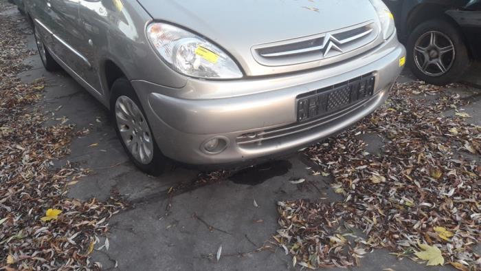 Front bumper Citroen Xsara Picasso 2.0 16V - Auto Samsen B.V.