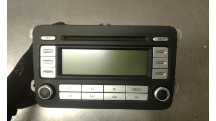 Radio CD Spieler van een Volkswagen Eos (1F7/F8) 2.0 FSI 16V 2007