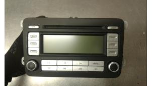 Usagé Radio/Lecteur CD Volkswagen Eos (1F7/F8) 2.0 FSI 16V Prix € 125,00 Règlement à la marge proposé par Auto Samsen B.V.