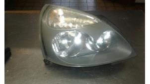 Used Headlight, right Renault Clio II (BB/CB) 1.2 16V Price € 40,00 Margin scheme offered by Auto Samsen B.V.