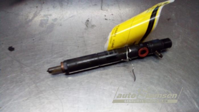 Usagé Injecteurs Renault Clio III (BR/CR) 1.5 dCi 70 Prix € 75,00 Règlement à la marge proposé par Auto Samsen B.V.