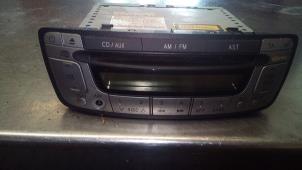Używane Radioodtwarzacz CD Peugeot 107 1.0 12V Cena € 45,00 Procedura marży oferowane przez Auto Samsen B.V.